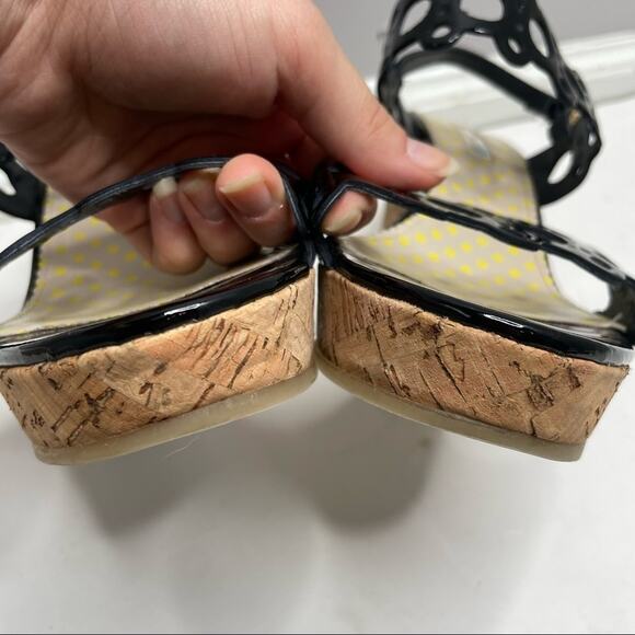 BODEN Cork Wedge Heels Womens Size 41 Patent Leather Sandals Chic Summer Vaca - Picture 5 of 9